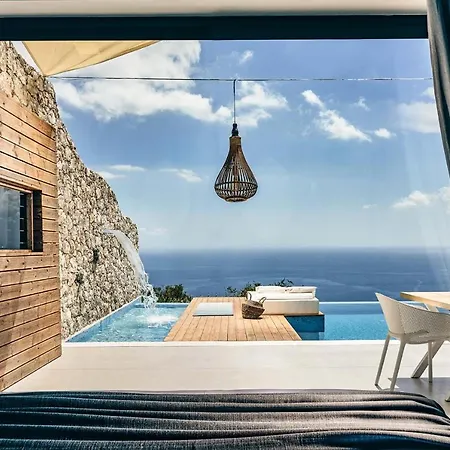Villa Emerald Cave Suites *
