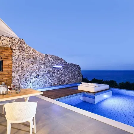 Emerald Cave Suites