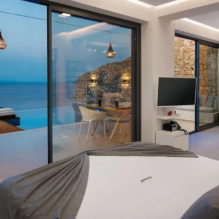 Villa Emerald Cave Suites *
