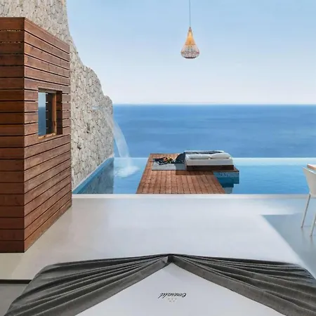 Villa Emerald Cave Suites *